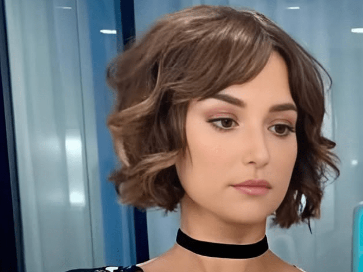 AT&T Commercial Star Milana Vayntrub: ‘I Am Grateful for the Beautifully Boring Abortion I&nbsp;Had’