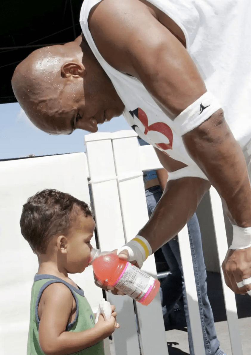 All About New York Jets Player Mason Taylor’s Parents, Katina and Jason&nbsp;Taylor